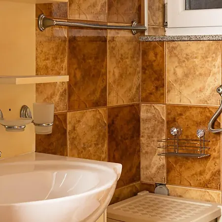 Appartement 2 Bedroom Amazing In Tribalj (Primorsko-Goranska)