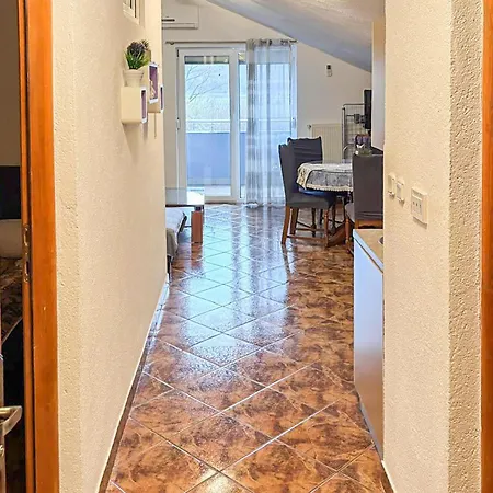 2 Bedroom Amazing In Tribalj (Primorsko-Goranska)